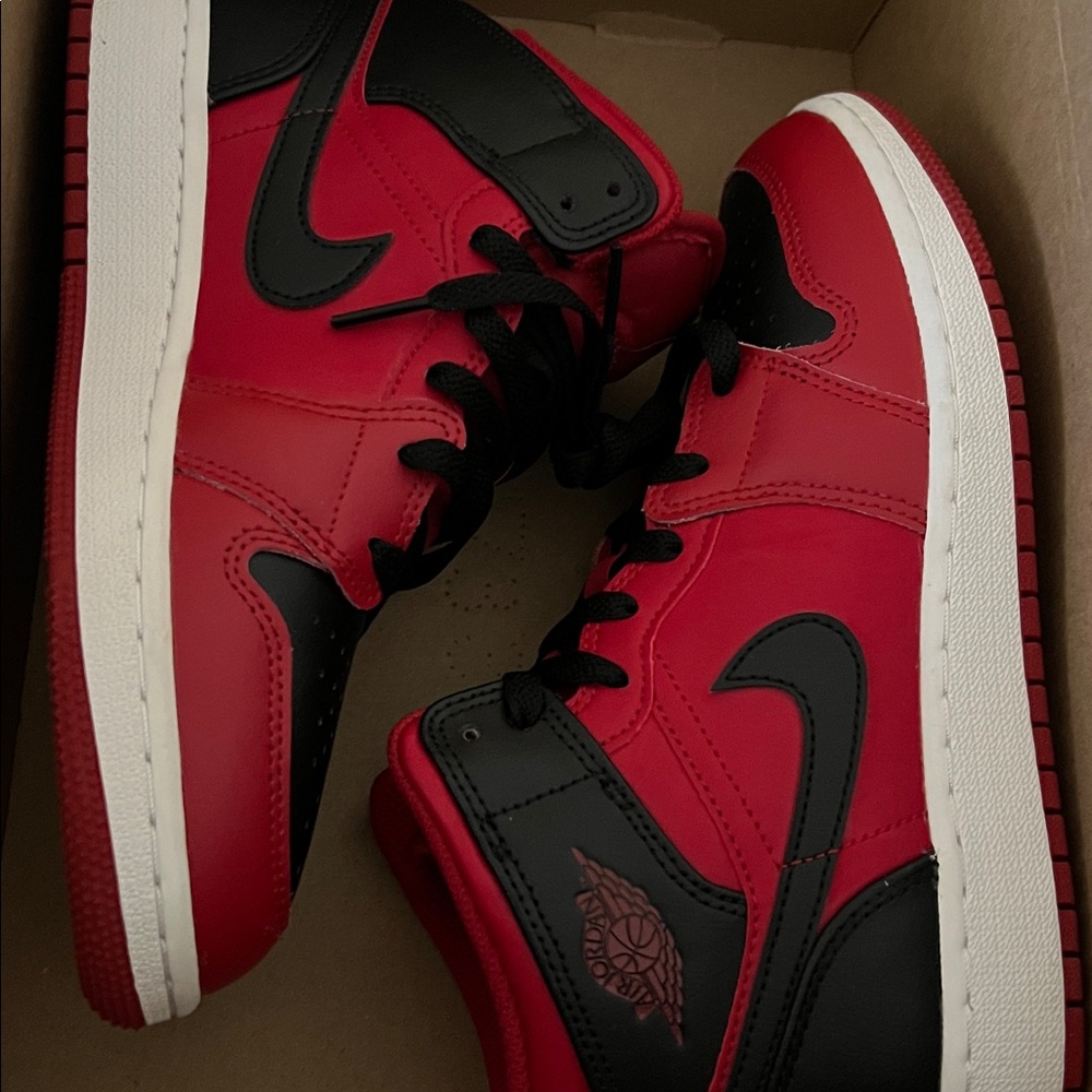 Jordan 1 Reverse Bred Red and Black High-Top Sneakers